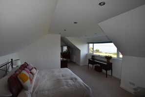 3 chambres, fer et planche à repasser, Wi-Fi gratuit, draps fournis