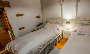 3 habitaciones y ropa de cama