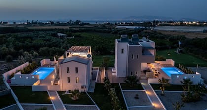 Asteria Pearl Villa 2 with Rooftop Jacuzzi
