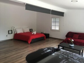 6 bedrooms, iron/ironing board, WiFi, bed sheets - ** Sintra Cosme VH's ** (Galamares)