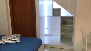 1 室のベッドルーム、WiFi、ベッドシーツ