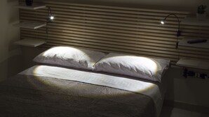 客房内保险箱、熨斗/熨衣板、WiFi