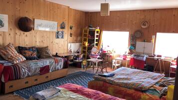 12 Schlafzimmer, Schreibtisch, Bügeleisen/Bügelbrett, kostenloses WLAN