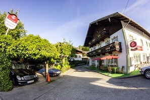 Free self parking - Inntalhof Pension (Raubling)