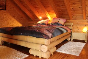 3 chambres, bureau, accès au Wi-Fi (inclus), literie fournie