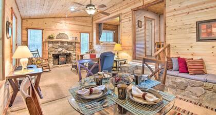 Updated Cabin w/ Porch, Mins to Cossatot River