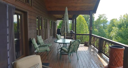 SUNSET VALLEY VIEW! LUXURY HOME WITH VIEWS FOR LARGE FAMILY OR FAMILY GATHERING!