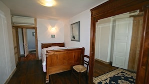 6 bedrooms