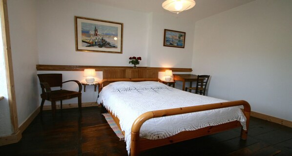 6 bedrooms