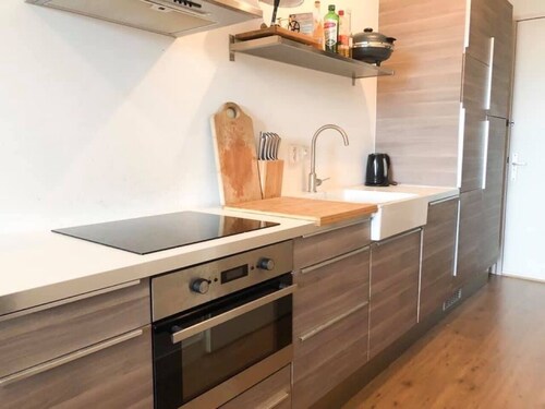 Jolie studio spacieux sur Warnerville avec cuisine aménagée.