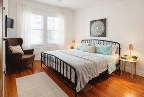 2 bedrooms, iron/ironing board, travel cot, WiFi