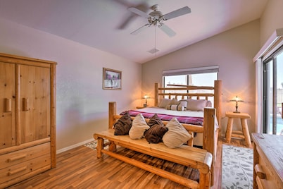Walk to NFL Games: Glendale Home Near Golf
