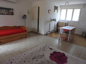 1 bedroom, iron/ironing board, free WiFi, bed sheets