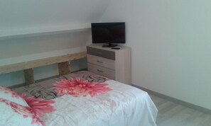 1 bedroom, iron/ironing board, free WiFi, bed sheets