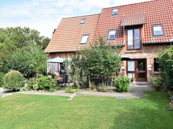 Außenseite Ferienhaus [Sommer]