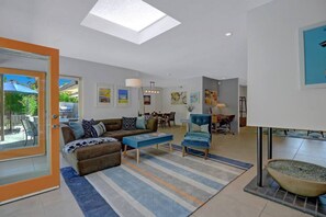 تلفزيون، مدفأة