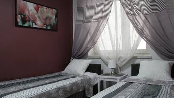 1 bedroom, desk, laptop workspace, free WiFi