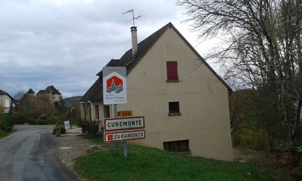 Exterior - ----- Green Studio ----- (Curemonte)