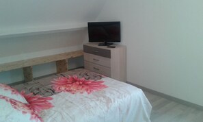 1 chambre, fer et planche à repasser, Wi-Fi gratuit, draps fournis