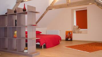 4 chambres, fer et planche à repasser, Wi-Fi, draps fournis