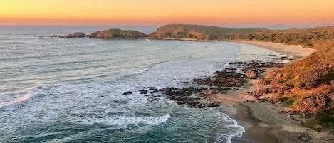 Una playa cerca