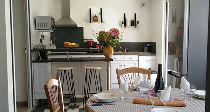 Appartement entiÚrement rénové en rez de chaussée.