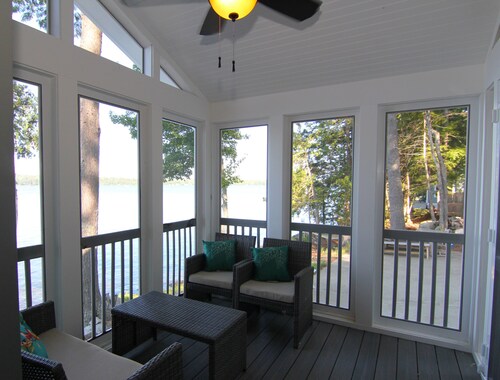 Renovated home steps from pristine Beech Hill Pond, Air Conditioned