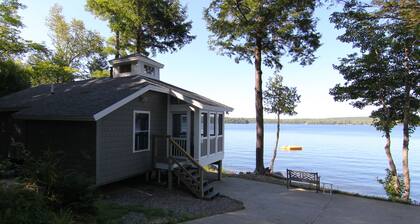 ¡Nuevo listado! Casa renovada a pasos del prístino Beech Hill Pond, aire acondicionado