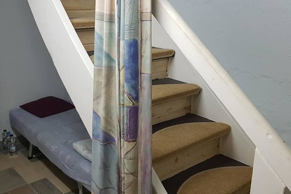 Quarto, várias camas, sacada (Shared Bathroom) | Roupas de cama antialérgicas, escrivaninha