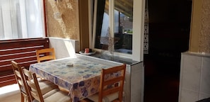 Dormitório compartilhado econômico, sacada (Shared Bathroom) | Sacada
