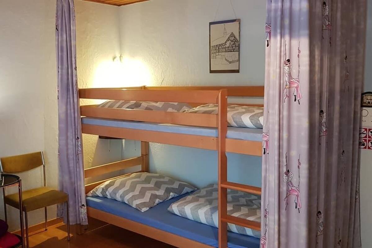 Dormitório compartilhado econômico, sacada (Shared Bathroom) | Quarto temático infantil