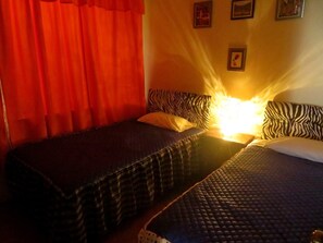 Shared Dormitory, Women only, 2 Guests | Free WiFi - Hostel la Granja (Quito)