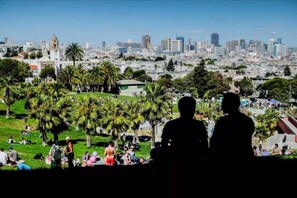 صورة غير مصنفة، 2 من 22، زرّ