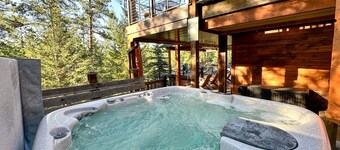 Juniper Lodge & Treehouses