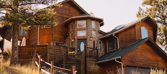 Juniper Lodge & Treehouses