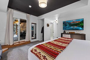 Boxelder King Junior Suite (Adults Only) | Premium bedding, individually decorated, individually furnished