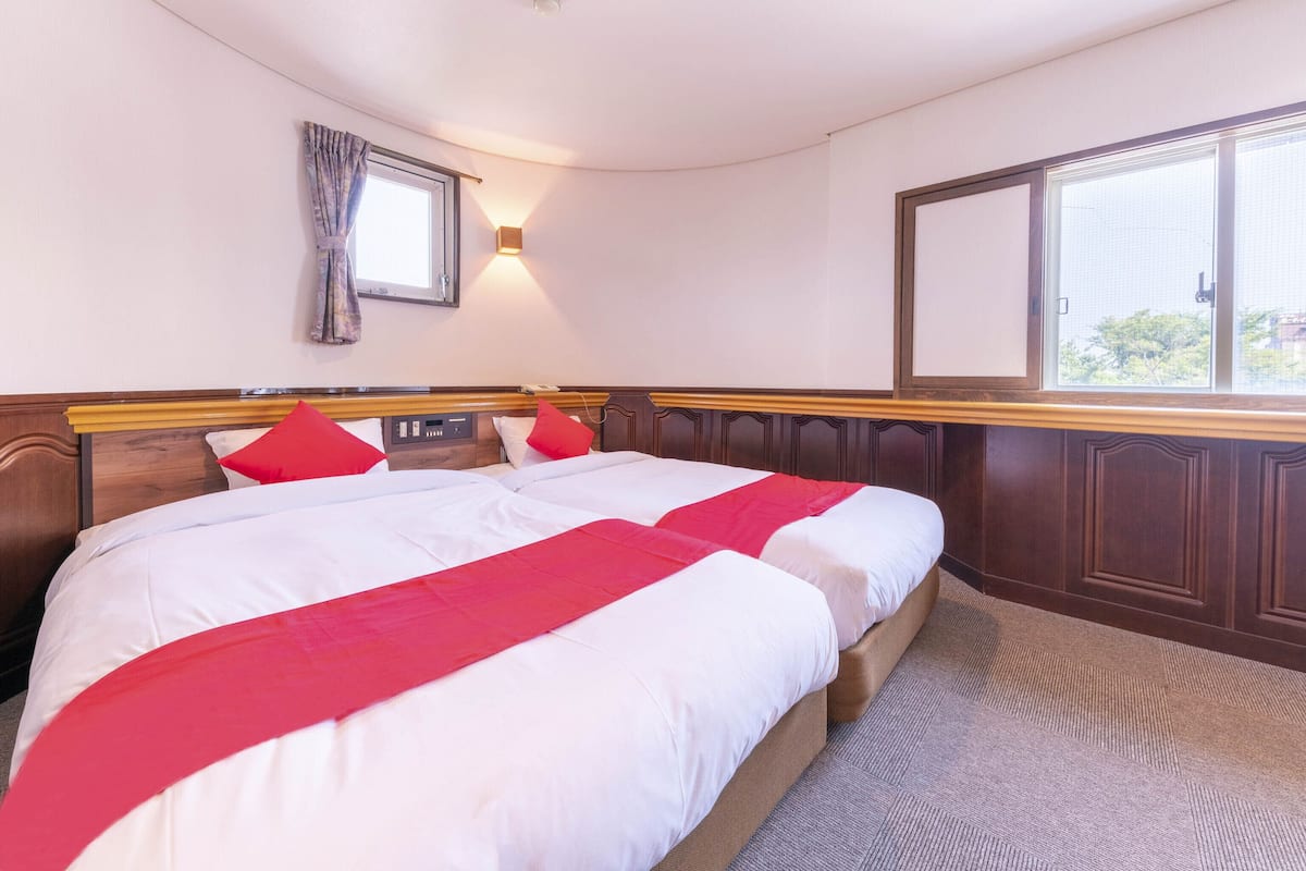 Twin Room, Non Smoking | WiFi (free), bed sheets