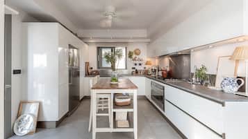 Geladeira, fogão, cooktop, lava-louças