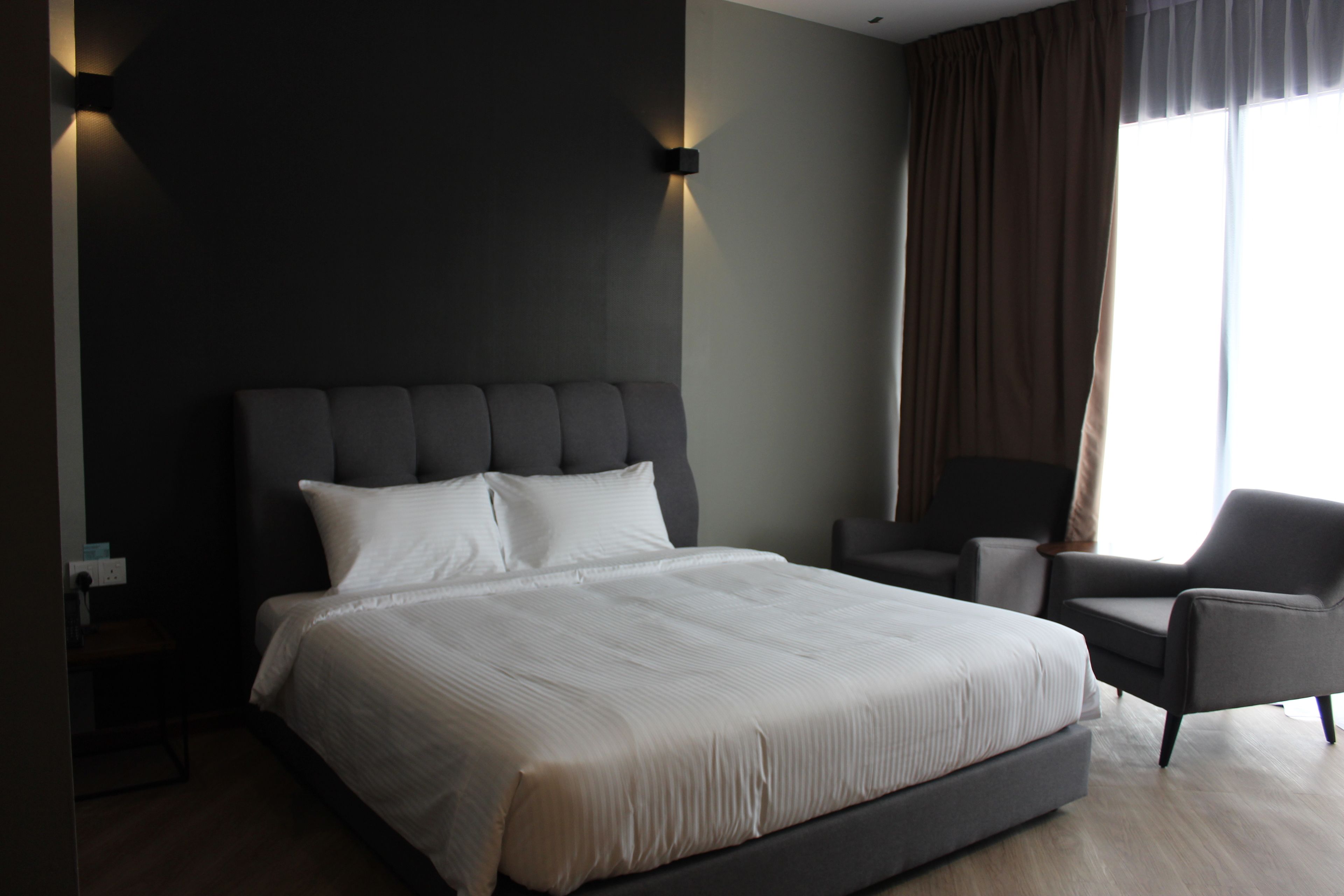 studio, 1 king bed | minibar, in-room safe, desk, laptop workspace