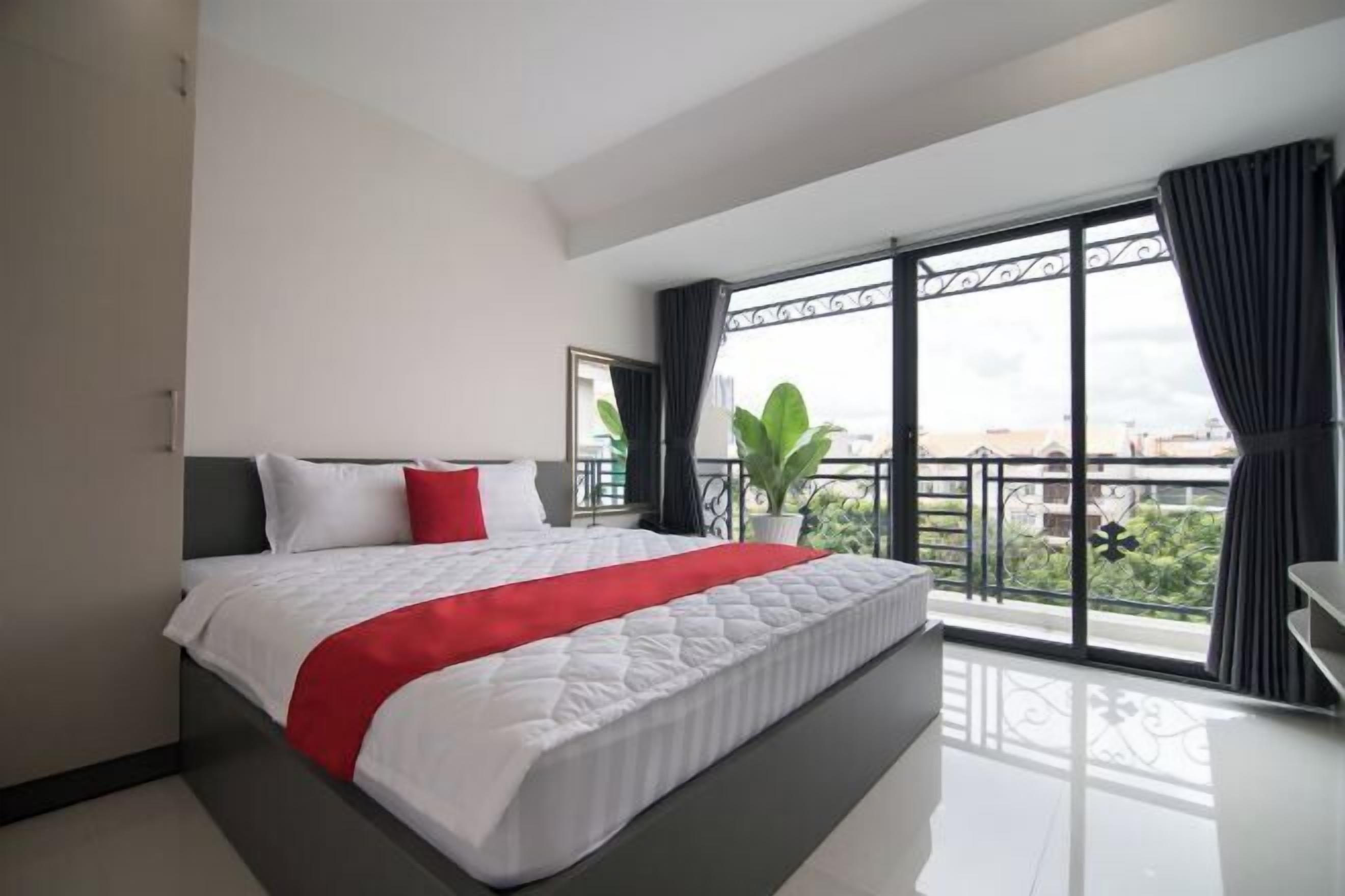 ตกแต่งพิเศษโดยเฉพาะ, โต๊ะทำงาน, ผ้าม่านกันแสง, เตารีด/โต๊ะรีดผ้า