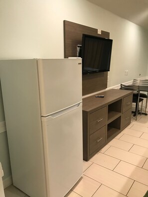 标准房, 2 张大床, 吸烟房, 简易厨房 | 私人简易厨房 | 微波炉