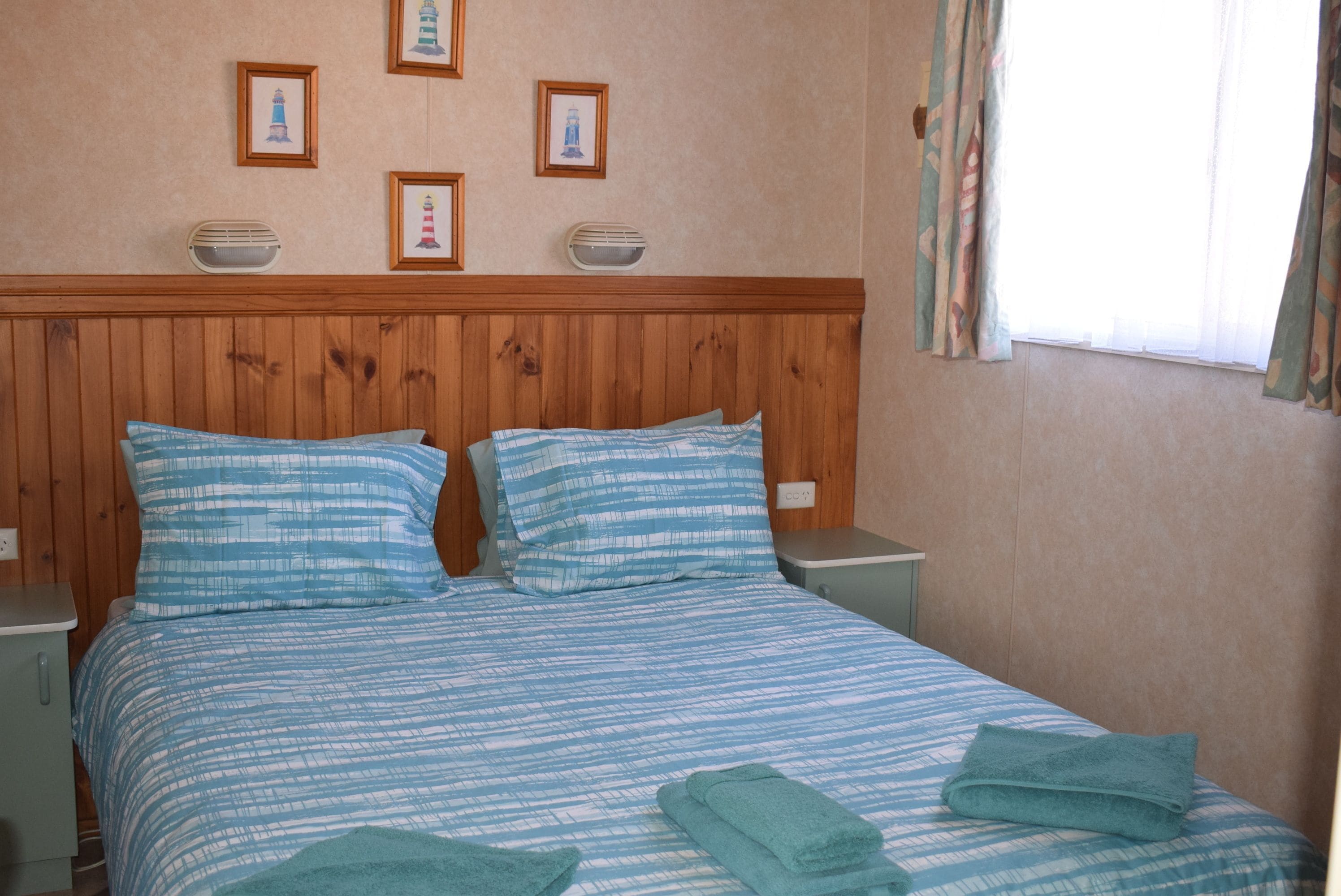 family cabin | 1 bedroom, iron/ironing board, free wifi, bed sheets