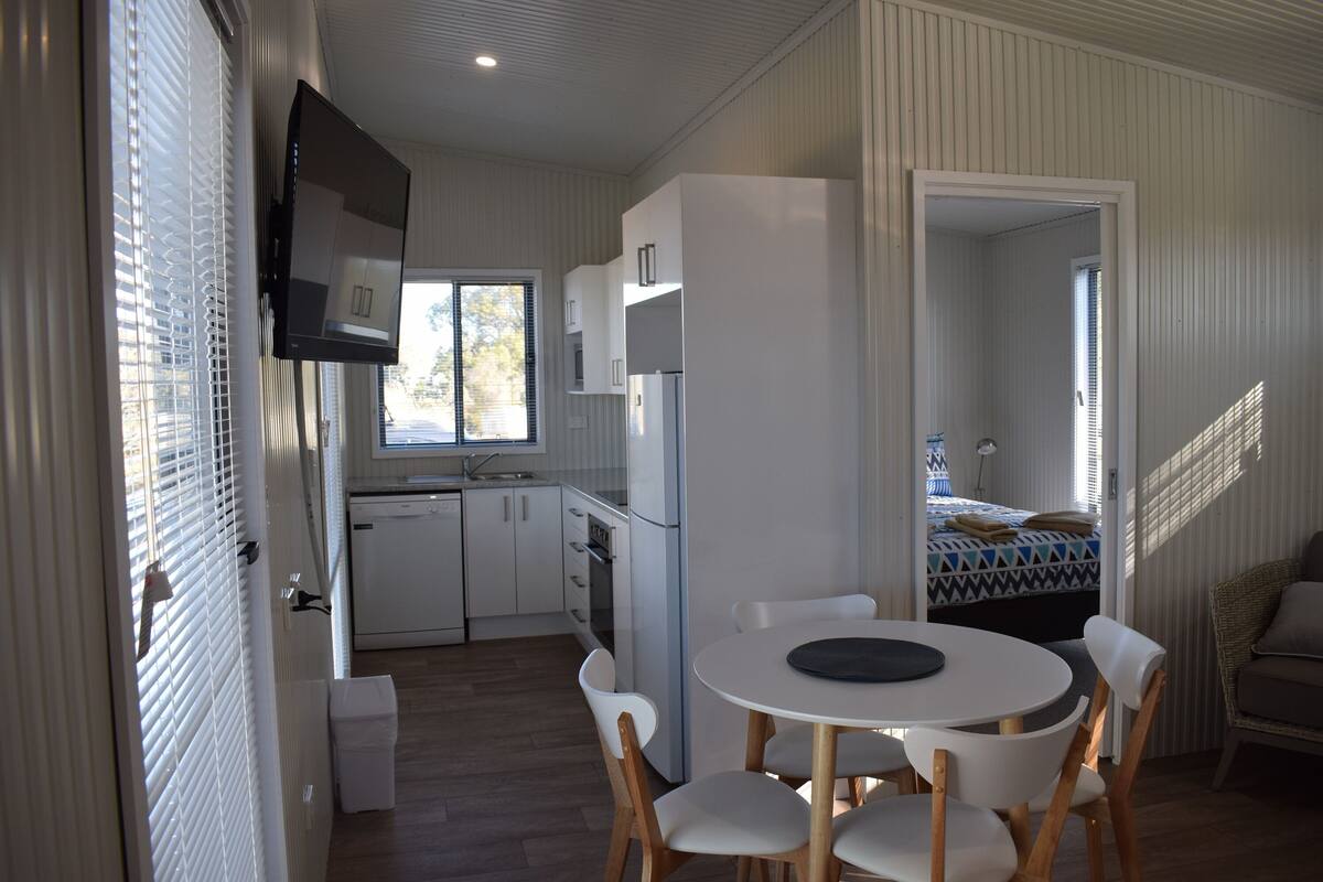 deluxe bungalow | private kitchen | electric kettle