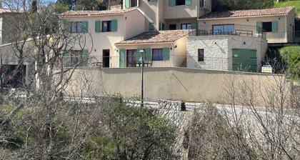 Homerez - Maison Ă Esparron-de-Verdon