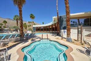 Piscine extérieure, piscine chauffée