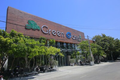 Green Oasis Hotel