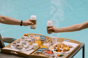 Petit déjeuner buffet (470 THB par personne)