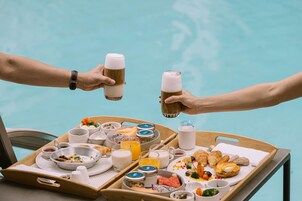 Daily buffet breakfast (THB 470 per person)