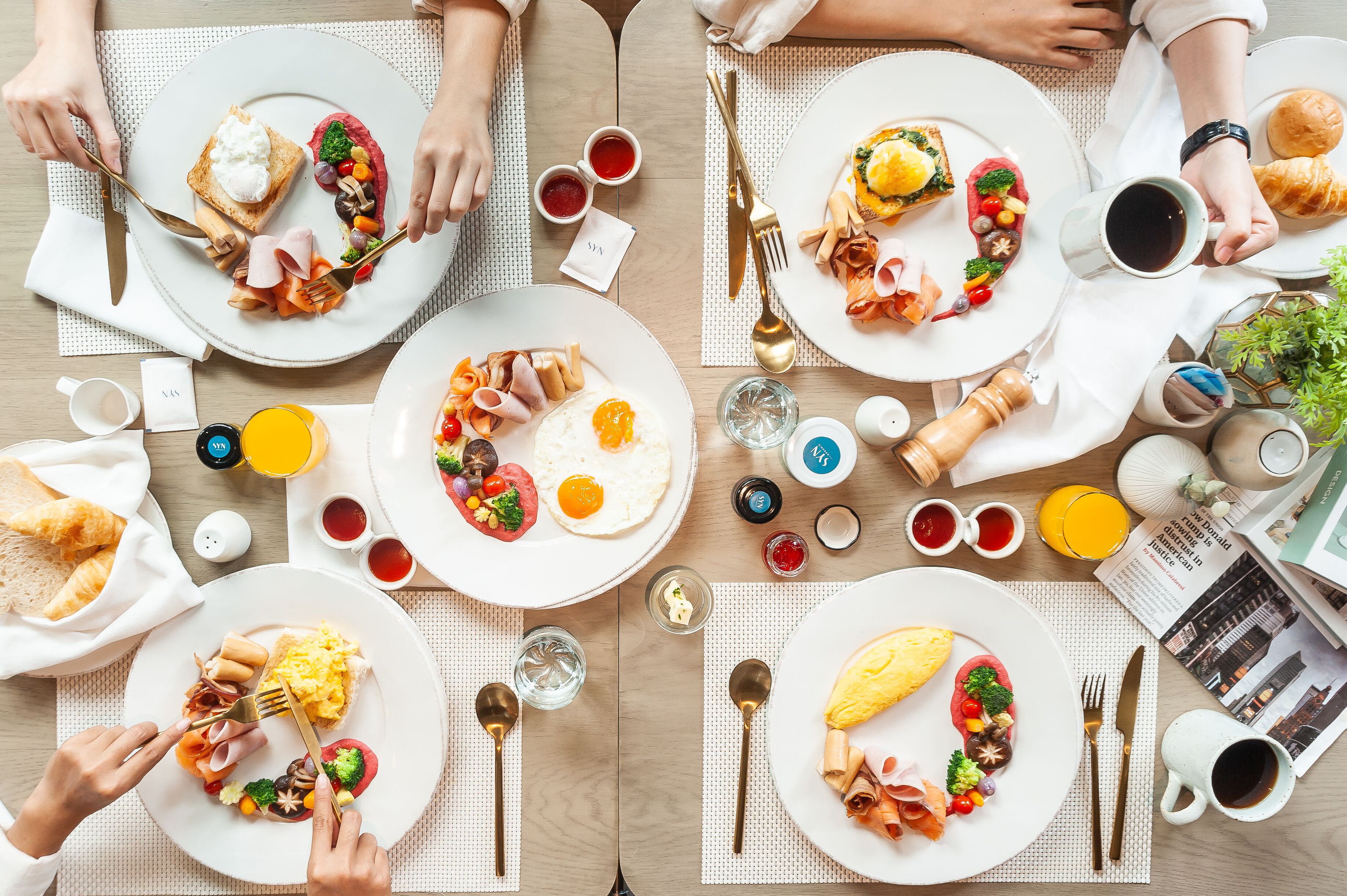 Daily buffet breakfast (THB 470 per person)