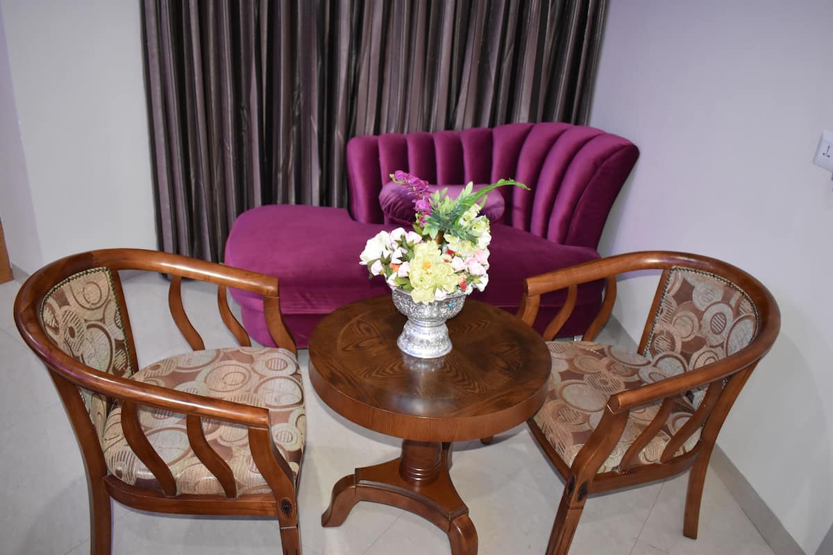 Executive Room | Premium bedding, blackout drapes, soundproofing, iron/ironing board